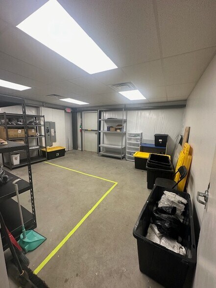 More Photos Of 7726 N Owasso Expy, Owasso Warehouse For Lease