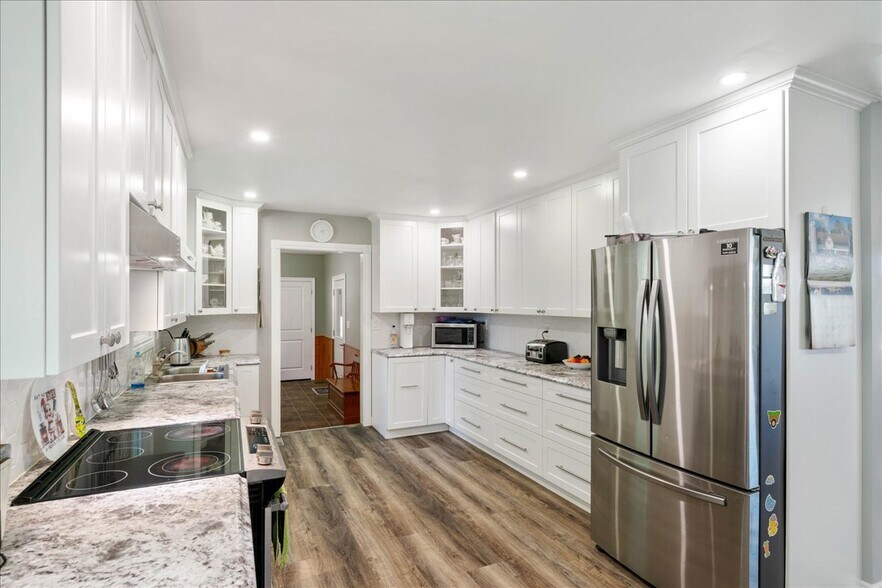 More Photos Of 383731 Salford Rd, Salford Freestanding For Sale