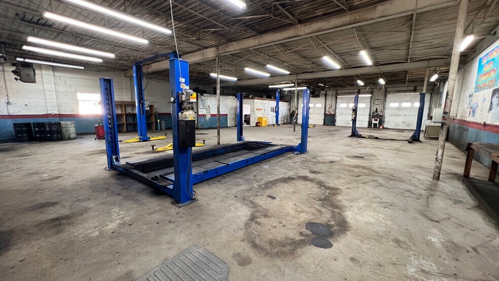 More Photos Of 894 E Little Creek Rd, Norfolk Auto Repair For Lease