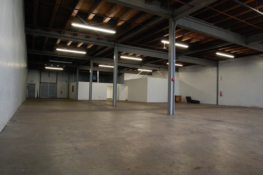 More Photos Of 700 Grand Ave, Ridgefield Warehouse For Lease