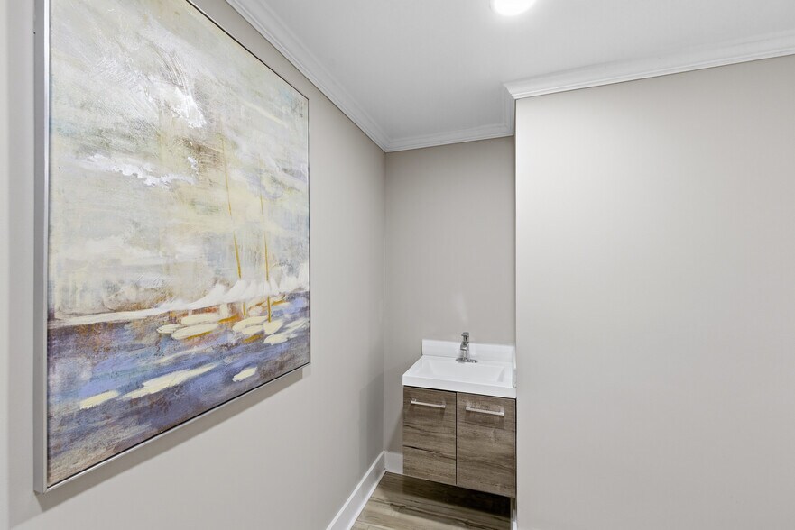 More Photos Of 4651 Roswell Rd NE, Atlanta Medical For Lease