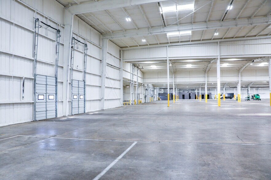 More Photos Of 428 Gibbons Rd, Sherman Manufacturing For Sale
