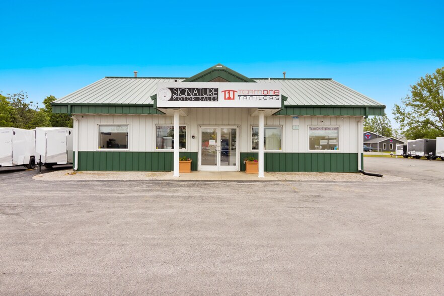 More Photos Of 981 Blue Star Dr, Traverse City Auto Repair For Sale