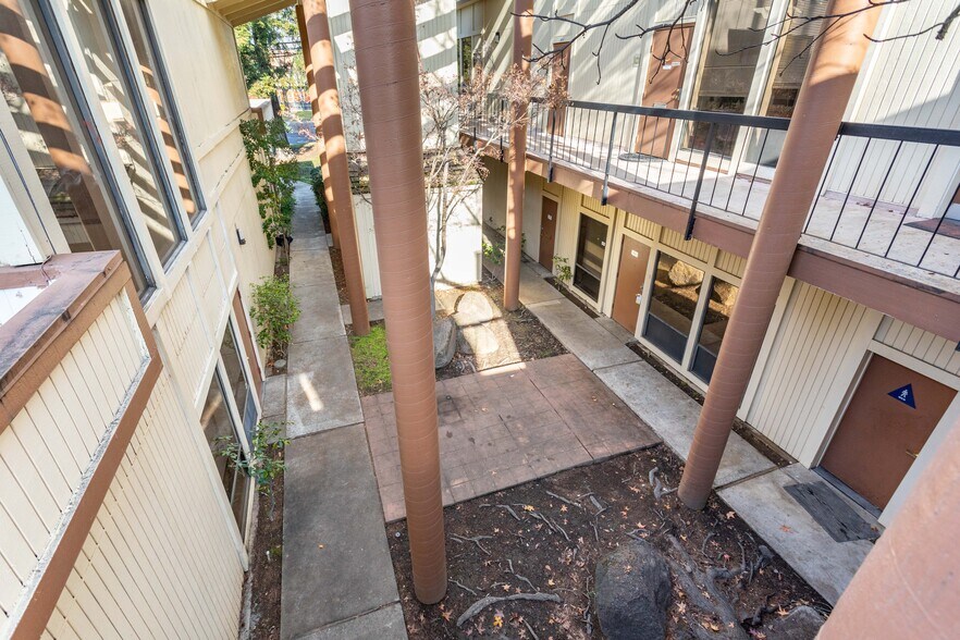 More Photos Of 2848 Arden Way, Sacramento Office For Lease