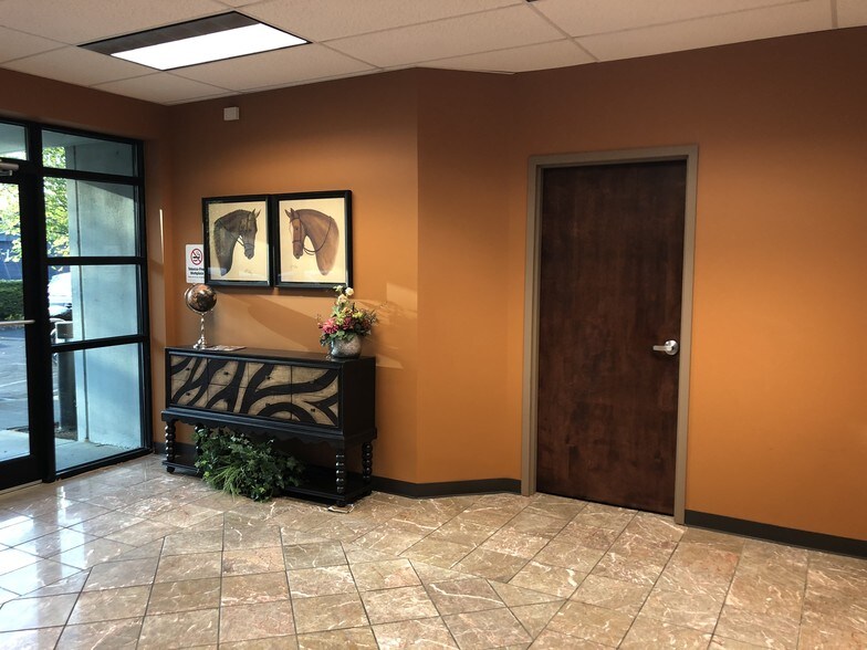 More Photos Of 3221 Summit Square Pl, Lexington Medical For Sale