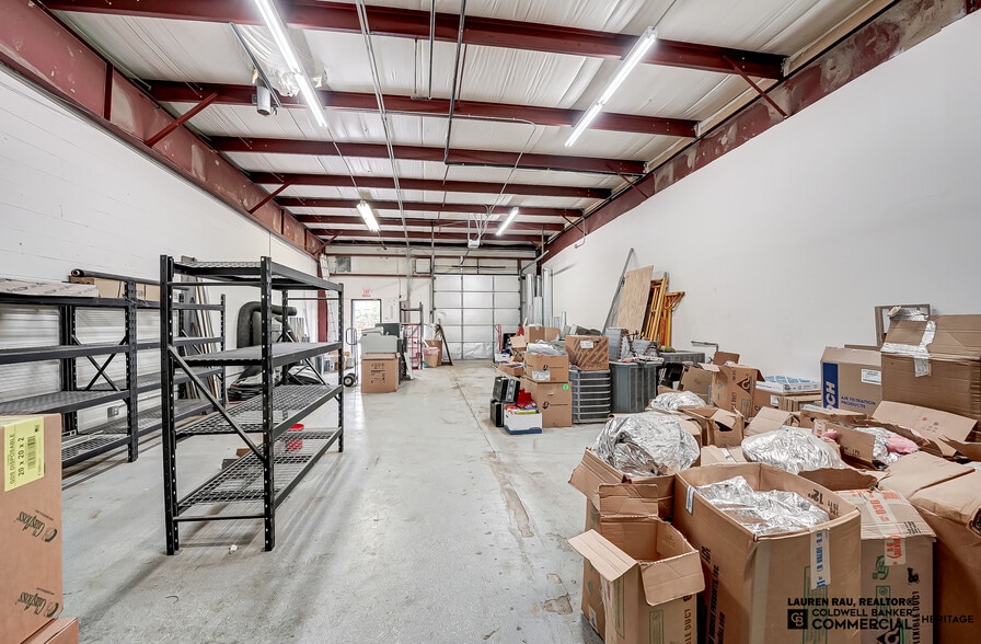 More Photos Of 400-460 Fame Rd, Dayton Light Distribution For Lease