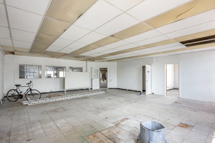 More Photos Of 3110 Elm Ave, Baltimore Warehouse For Sale