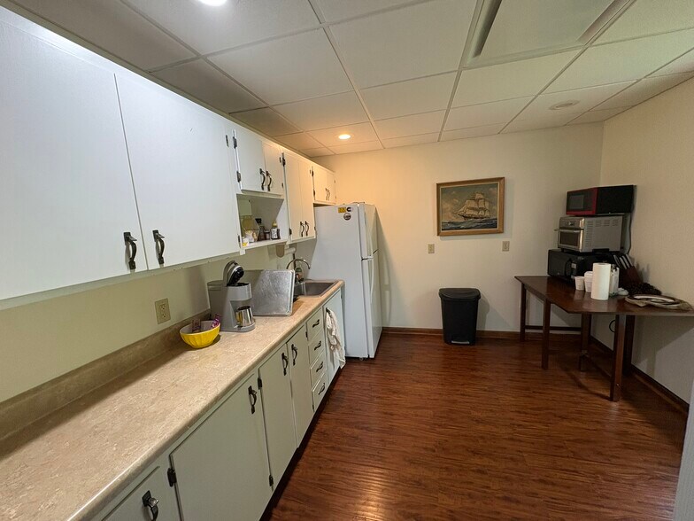 More Photos Of 2601 Capital Medical Blvd, Tallahassee Medical For Sale