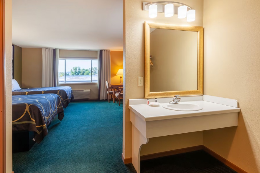 More Photos Of 227 Ripon Rd, Berlin Hotel For Sale