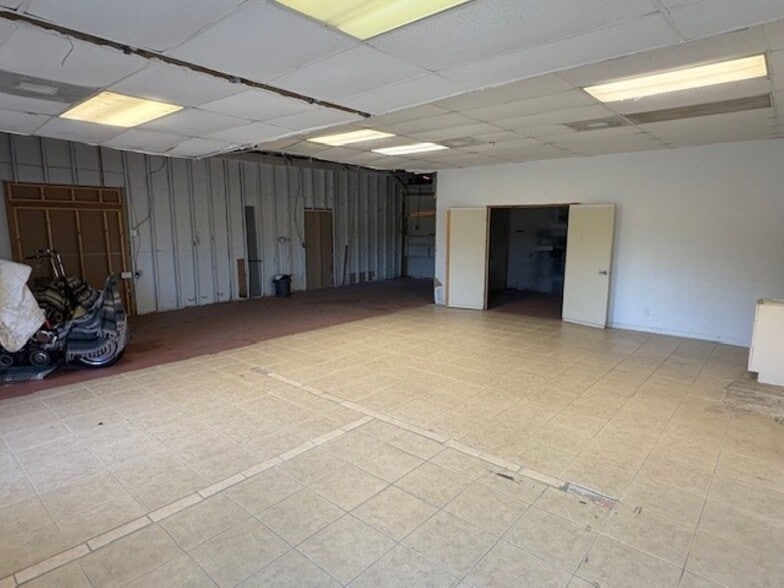 More Photos Of 6745 N Old Dixie Hwy, Fort Pierce Warehouse For Lease