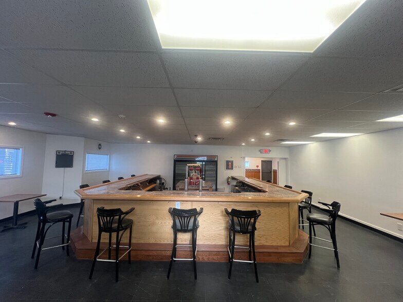 More Photos Of 1332 Lower Broadway, Schenectady Restaurant For Lease