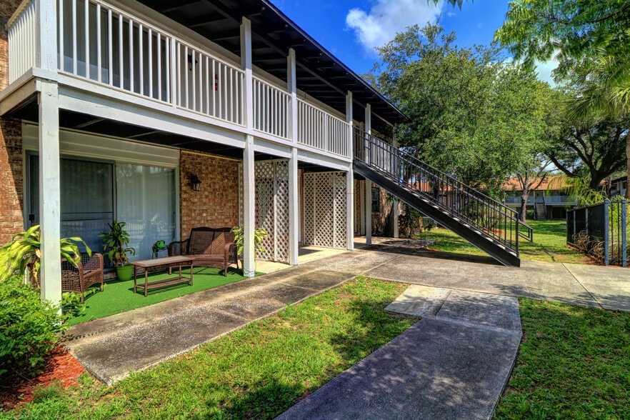 More Photos Of 7011 San Ramon Pl, Tampa Apartments For Sale