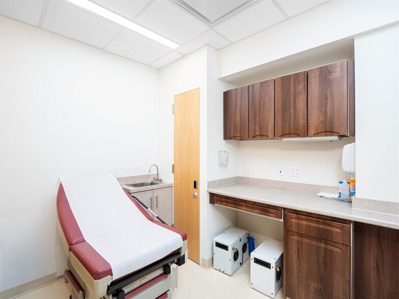 More Photos Of 360 E 72nd St, New York Apartments For Sale