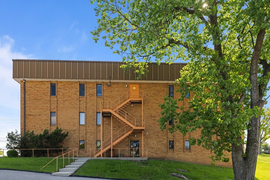 More Photos Of 4585 Washington St, Florissant Medical For Lease