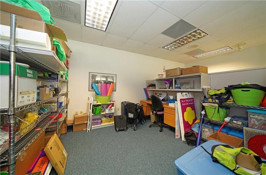 More Photos Of 226 Colonial Dr, Horseheads Office For Sale