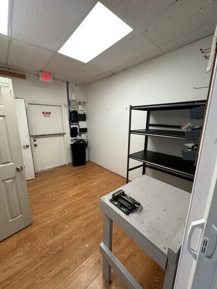 More Photos Of 29 N Federal Hwy, Hallandale Beach Freestanding For Lease