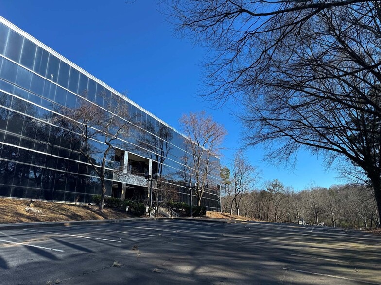 More Photos Of 3003 Chamblee Tucker Rd, Atlanta Office For Sale