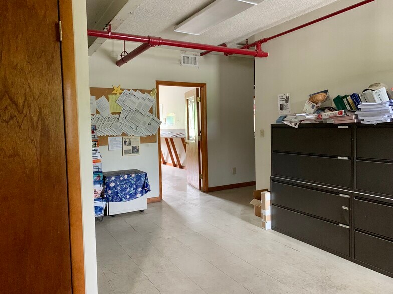 More Photos Of 240 Chestnut St, Liberty Warehouse For Lease