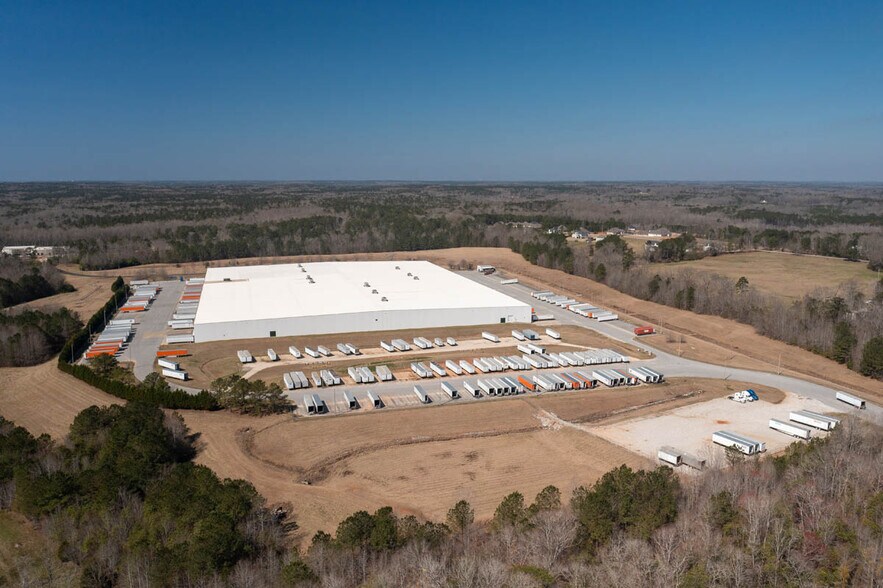 More Photos Of 3101 Anderson Rd, Opelika Distribution For Lease