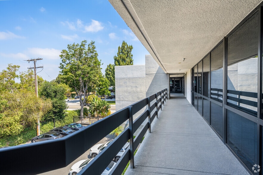 More Photos Of 1600 E 4th St, Santa Ana Office For Lease
