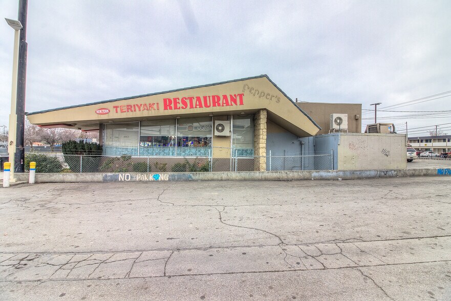 Primary Photo Of 822 N 1st St, Yakima Restaurant For Sale