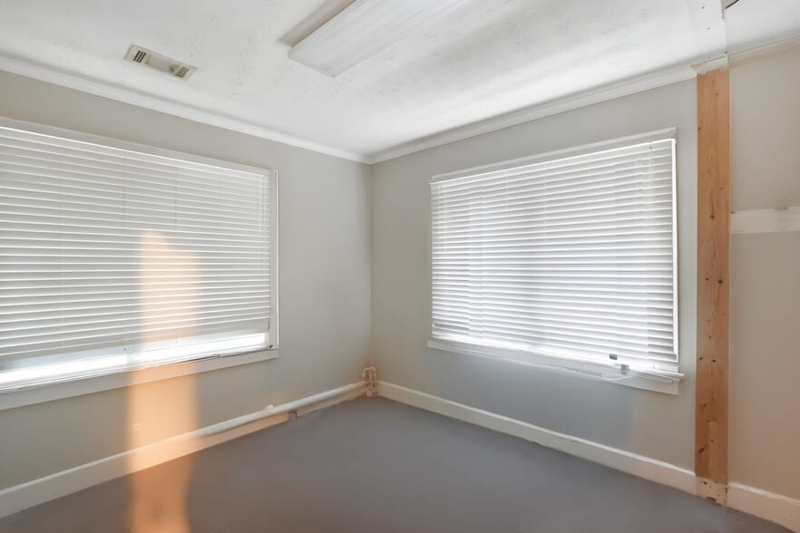 More Photos Of 3365 Thompson Bridge Rd, Gainesville Freestanding For Sale