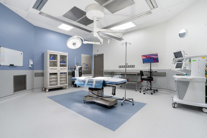 More Photos Of 2609 W Woolbright Rd, Boynton Beach Office For Sale