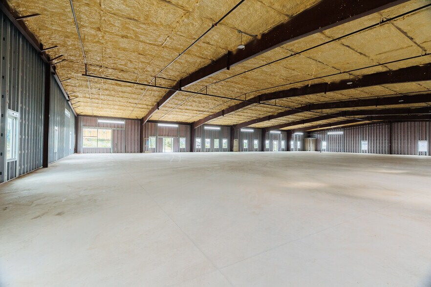 More Photos Of 3127 E Howard Ln, Manor General Retail For Sale