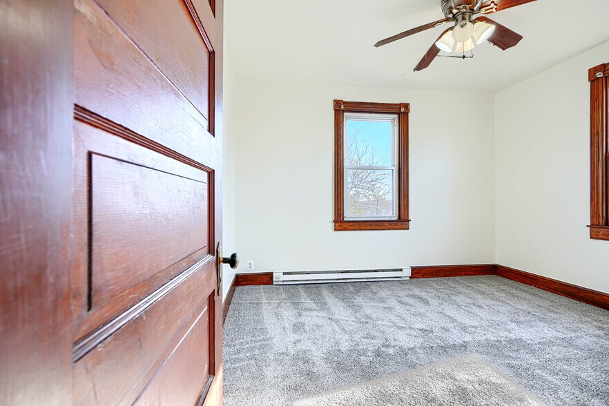 More Photos Of 10-14 E Overlea Ave, Baltimore Apartments For Sale