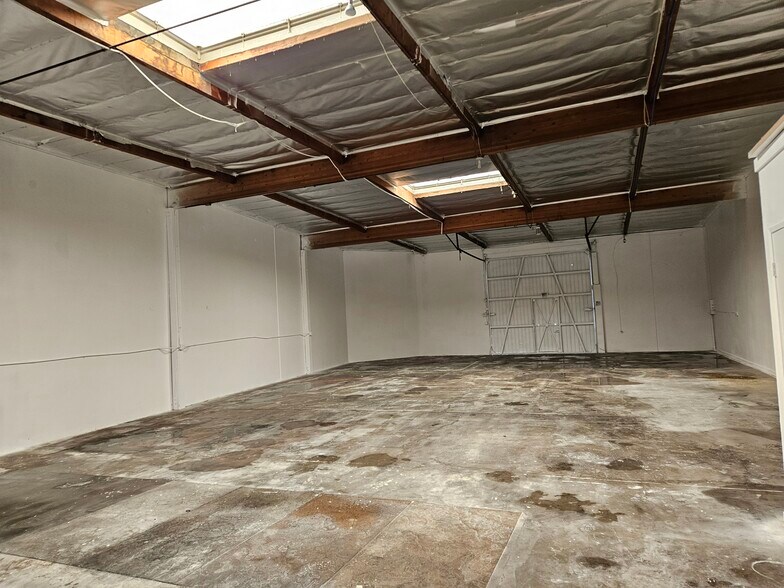 More Photos Of 1178 N Grove St, Anaheim Manufacturing For Lease