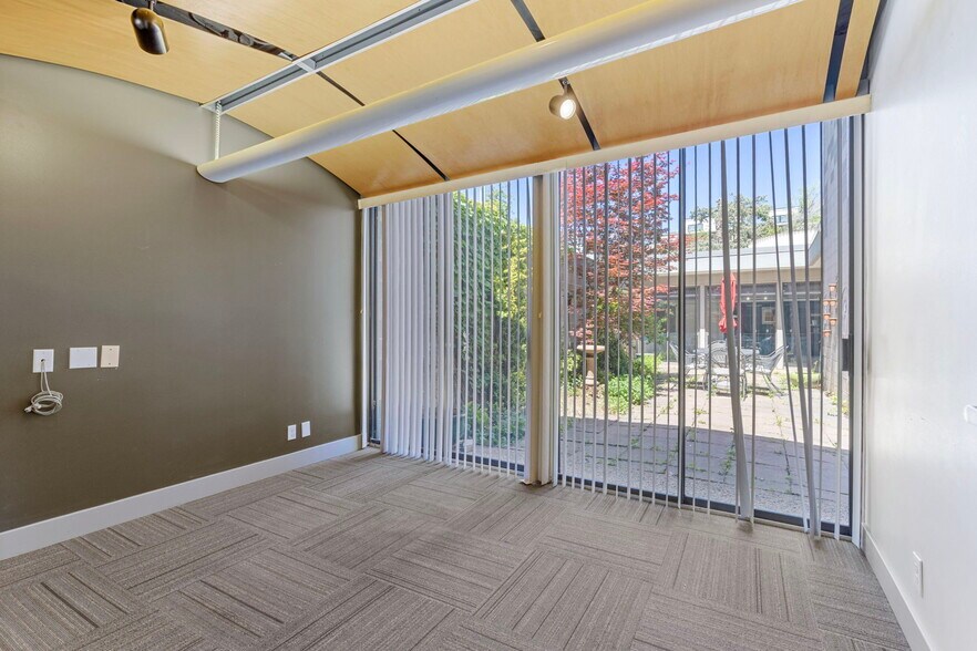 More Photos Of 2336 Pearl St, Boulder Office For Sale