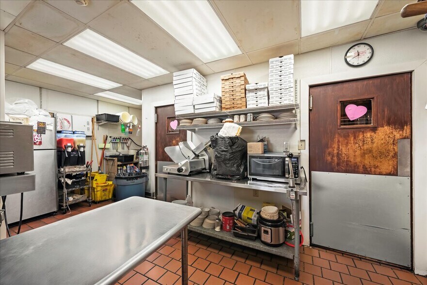 More Photos Of 750 Boulevard Ave, Dickson City Bar For Sale