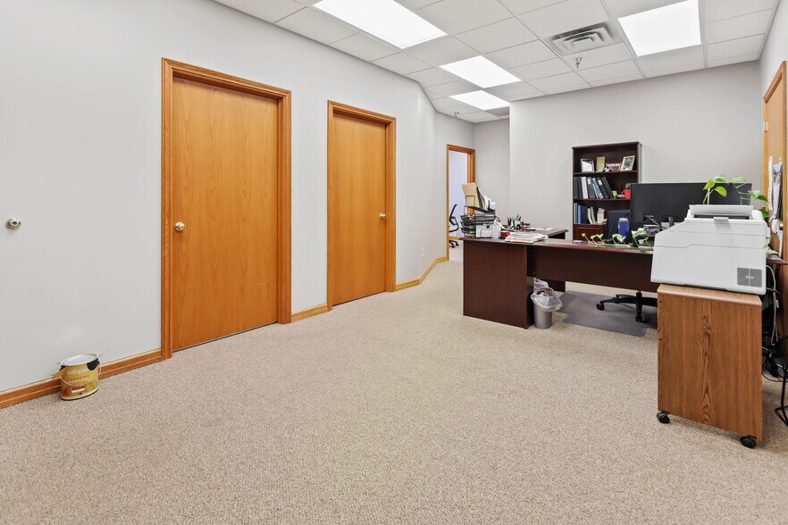 More Photos Of 11 N 7th Ave N, Saint Cloud Office For Sale