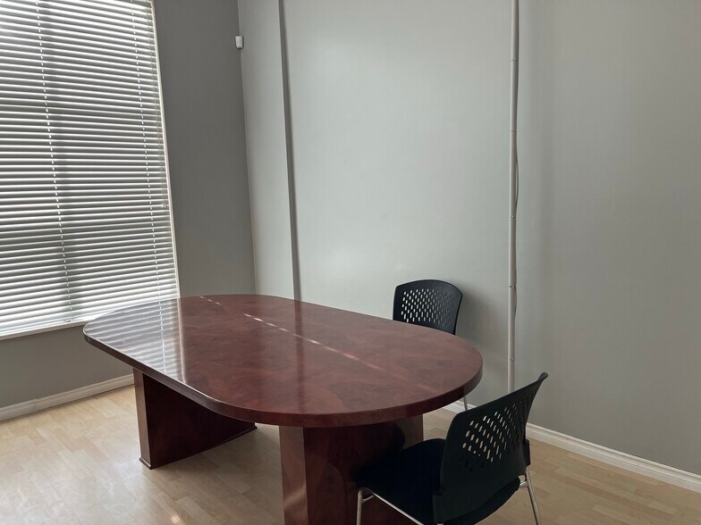 More Photos Of 2071 Kingsway Ave, Port Coquitlam Flex For Sale