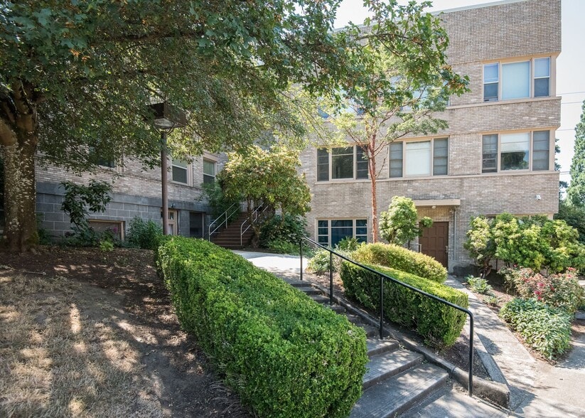 More Photos Of 1020 SE 60th Ave, Portland Apartments For Sale