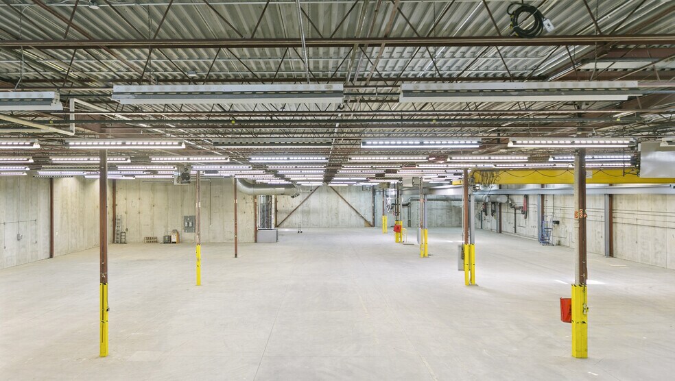 More Photos Of 2640 Argentia Rd, Mississauga Warehouse For Sale