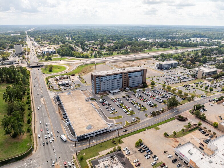 More Photos Of 500 S University Ave, Little Rock Medical For Lease