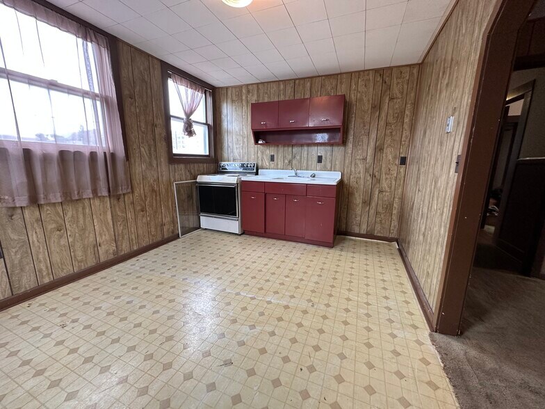 More Photos Of 322 W 3rd St, Bloomington General Retail For Sale