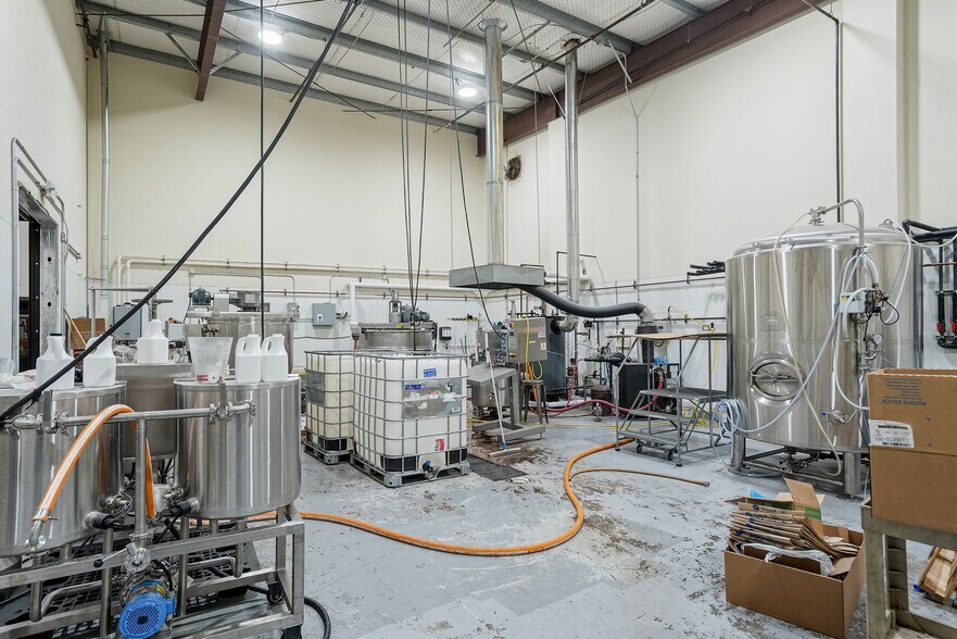 More Photos Of 1852 Fescue St SE, Albany Office For Sale