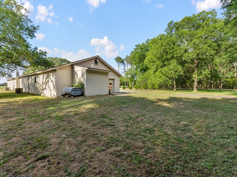More Photos Of 15242 General Puller Hwy, Hardyville Freestanding For Sale