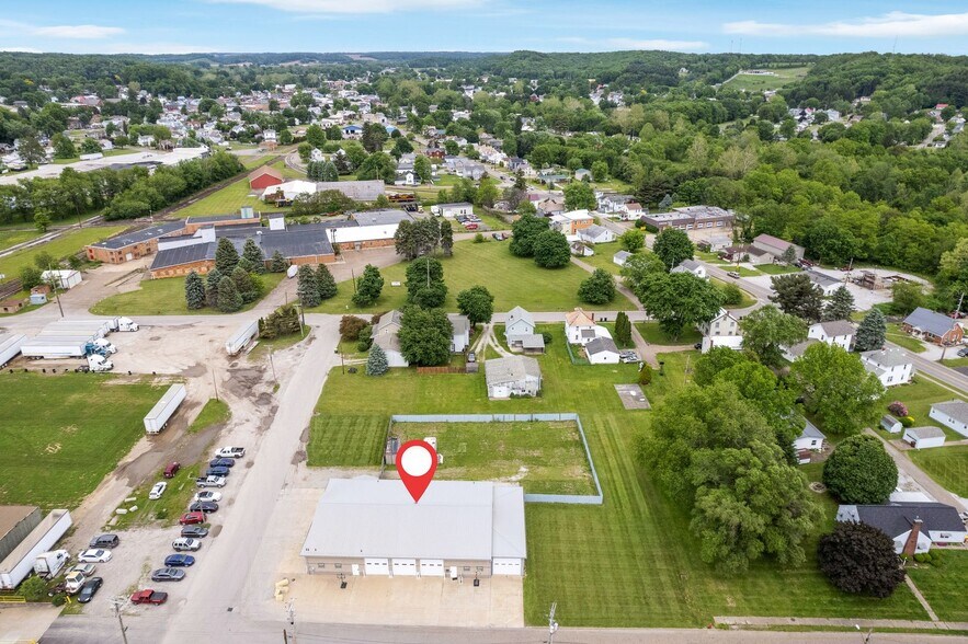 More Photos Of 200 Roosevelt St, Minerva Warehouse For Lease