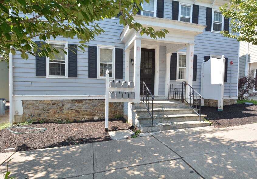 More Photos Of 20 Leigh St, Clinton Township Apartments For Sale
