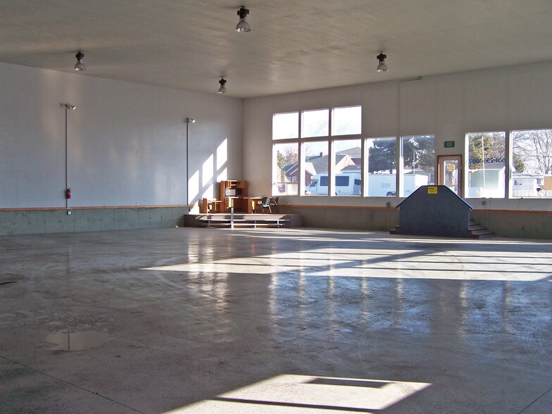 More Photos Of 8452 S State St, Midvale Service For Lease
