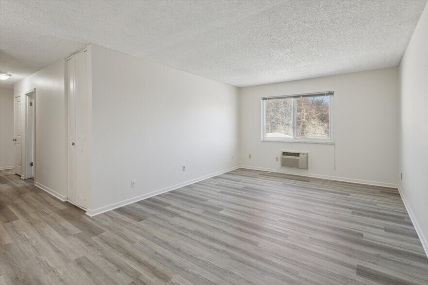 More Photos Of 4415-4425 Hull Rd, Leslie Apartments For Sale