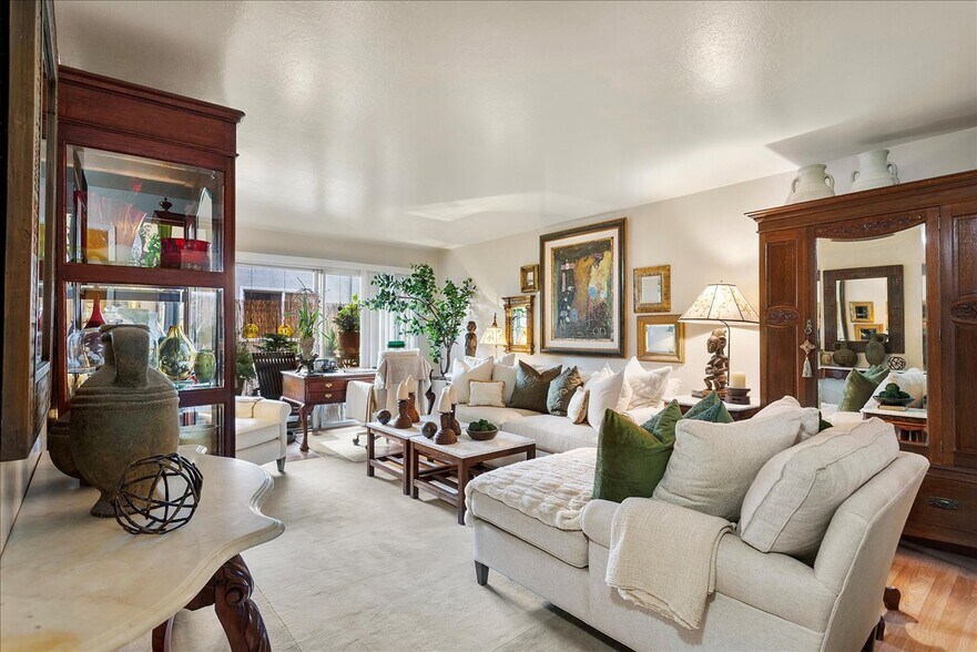 More Photos Of 561 Oakland Ave, Oakland Apartments For Sale