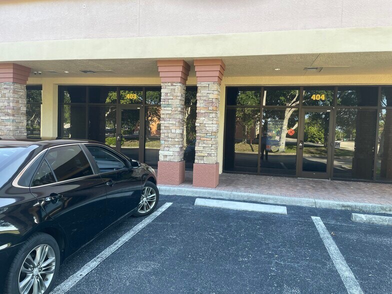 More Photos Of 814 SW Pine Island Rd, Cape Coral Unknown For Lease