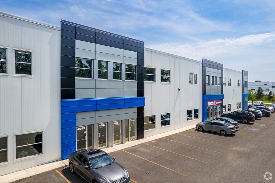 More Photos Of 4981 Rue Louis-B.-Mayer, Laval Showroom For Lease