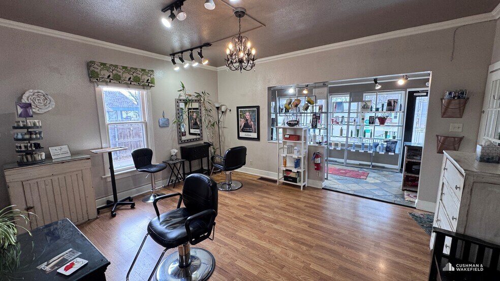 More Photos Of 612 Main St, Windsor General Retail For Sale