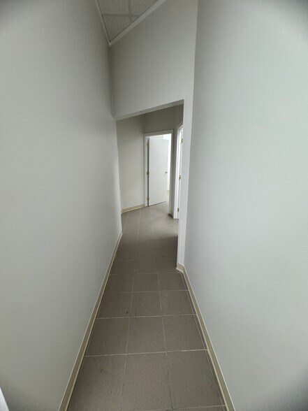 More Photos Of 1432 Hylan Blvd, Staten Island Medical For Lease