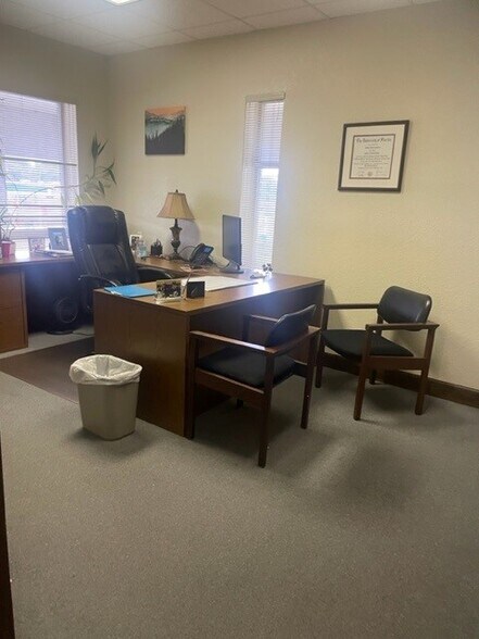 More Photos Of 1815 Crystal Lake Dr, Lakeland Office For Sale